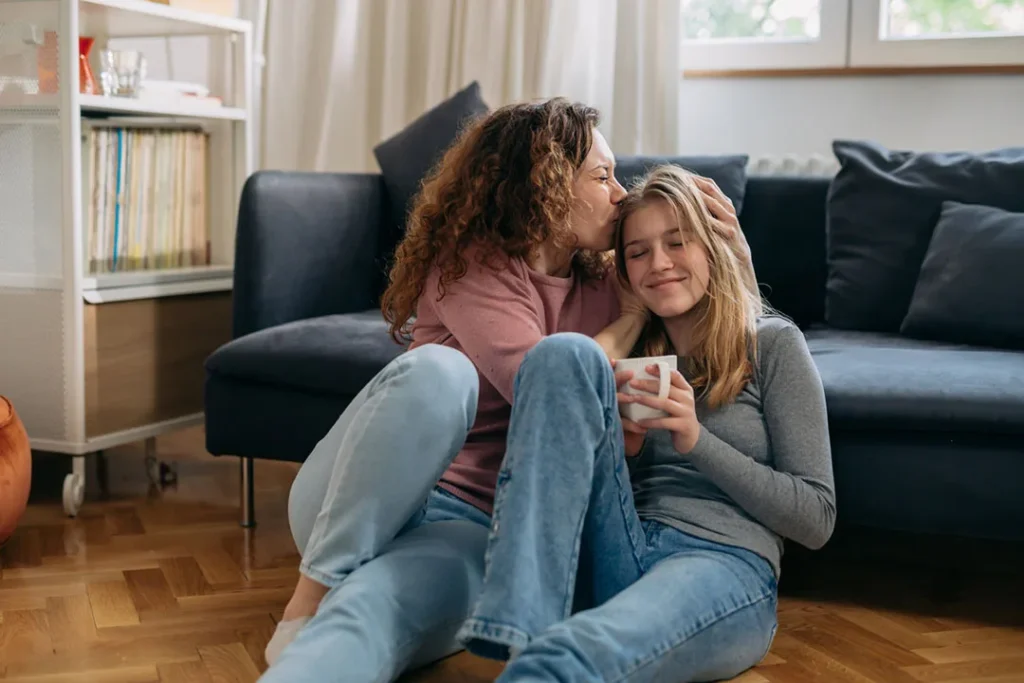 Tips for Maintaining Independence While in a Teen Relationship Maintaining Independence While in a Teen Relationship